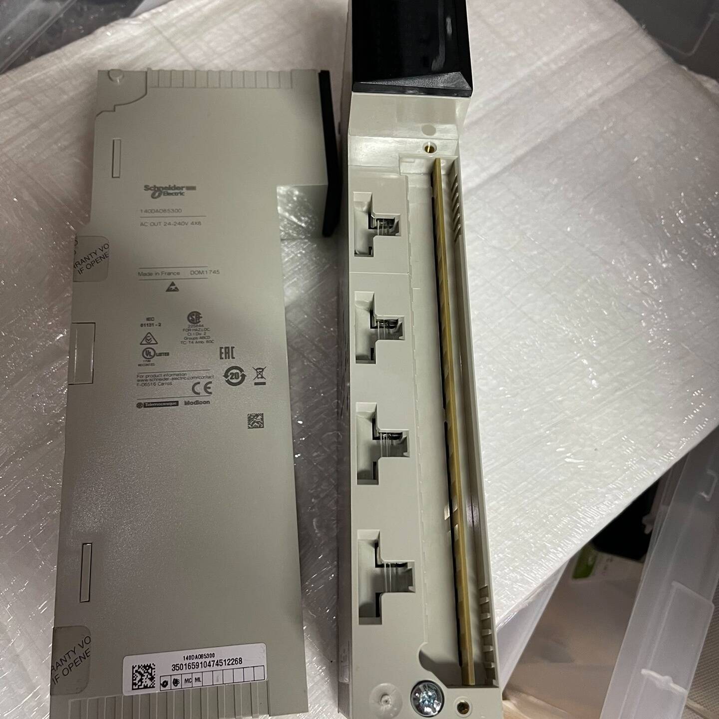 询价购-140DAO85300 19年的货9.5新库存2