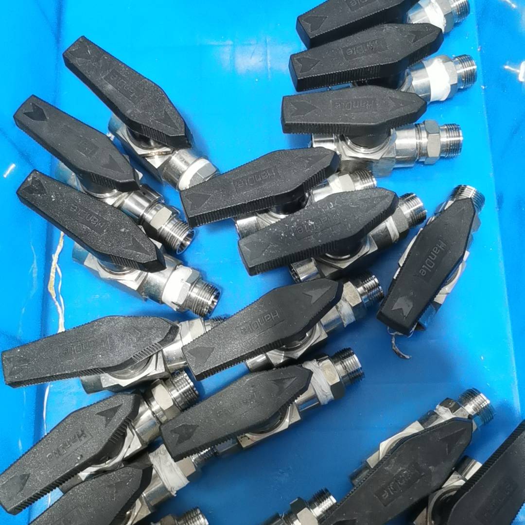 询价购-D-PRO卡套球阀 V82B-D-6T-S，316不锈钢材质