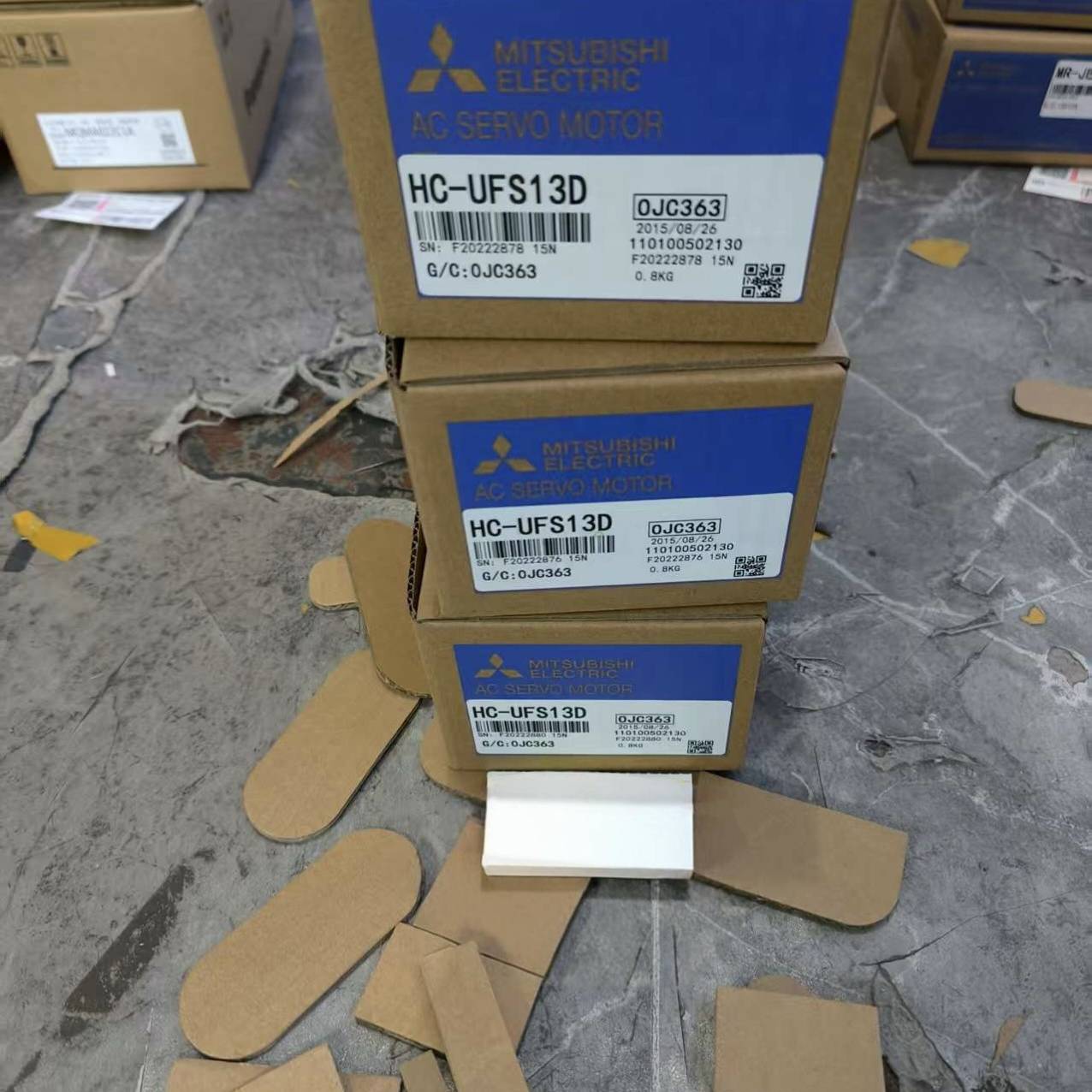 询价购-伺服电机HC-UFS13D，型号HC-UFS13D，实物