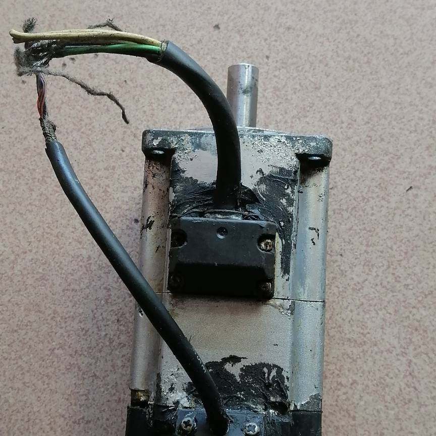 询价购-a6伺服电机，MHMF022L1V2M，废五金场地搞