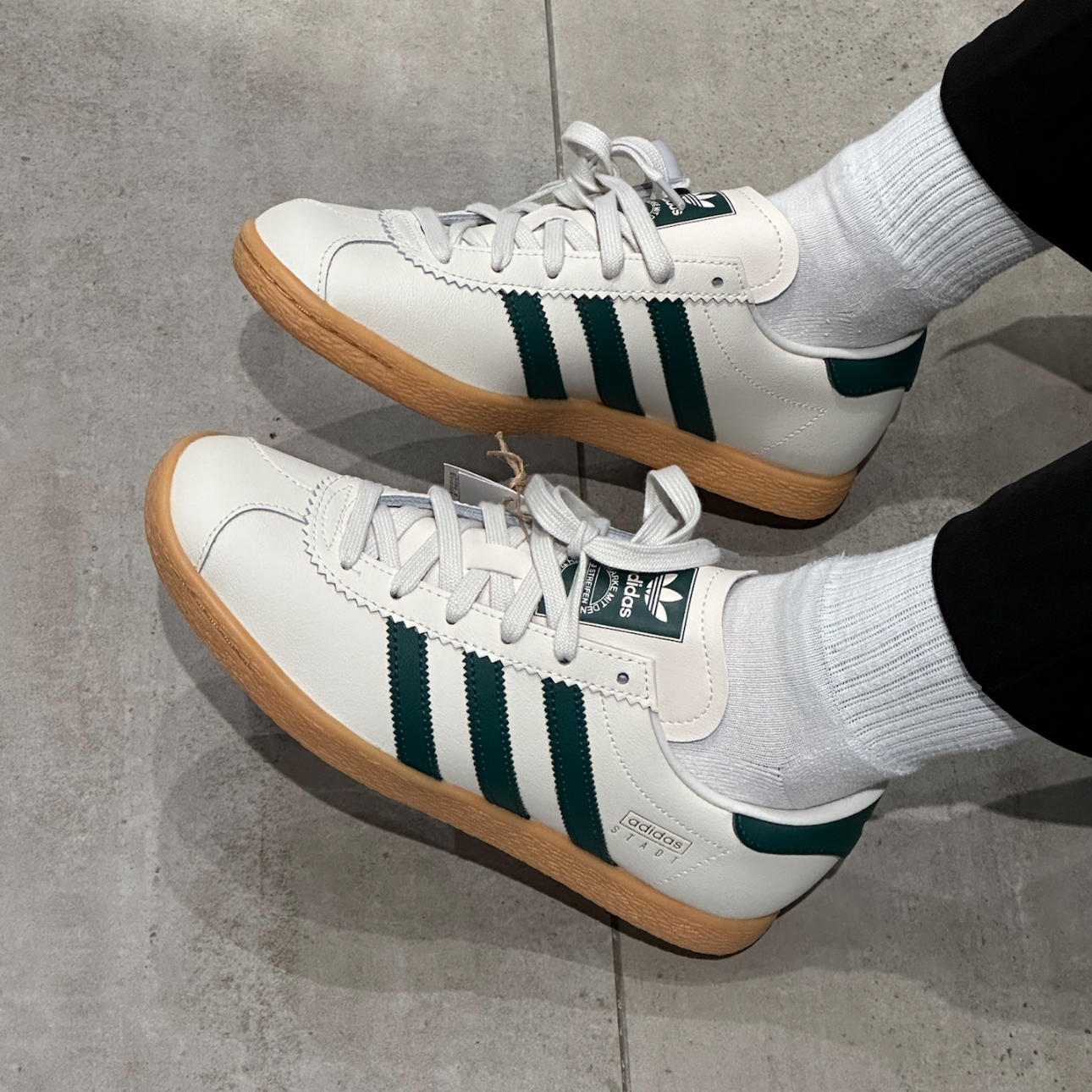 阿迪达斯三叶草男女情侣德训鞋