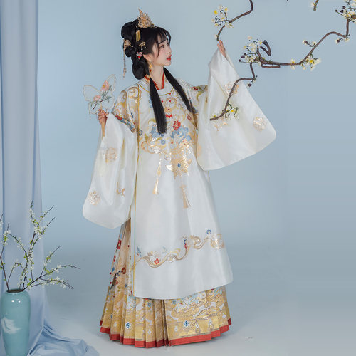 云藏月绣妆花圆领袍马面裙汉服女