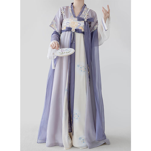 云藏月绣紫色齐胸襦裙汉服套装