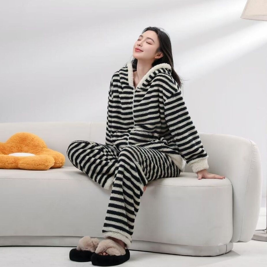 睡衣女可外穿冬新款2025加厚今年流行长袖长裤套装家居服加绒韩版