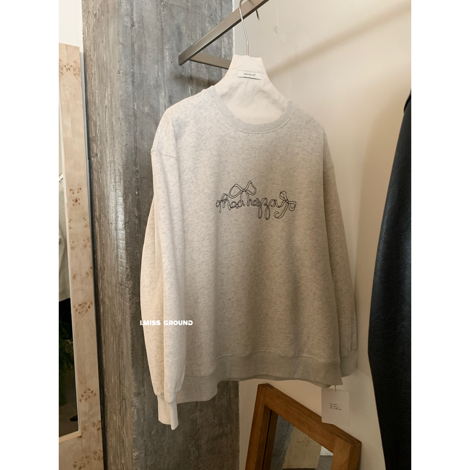 IMISS-冬上新韩标刺绣蝴蝶结套头卫衣H90529