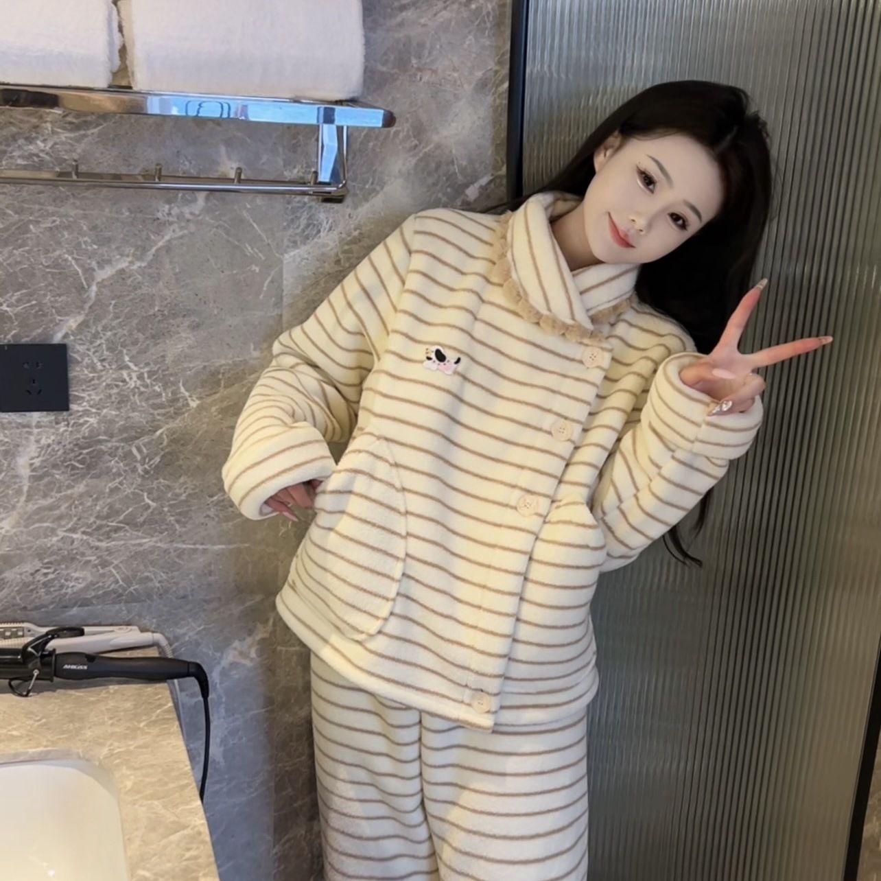 冬季休闲保暖厚加绒可爱条纹娃娃领睡衣女长袖长裤可外穿法兰绒