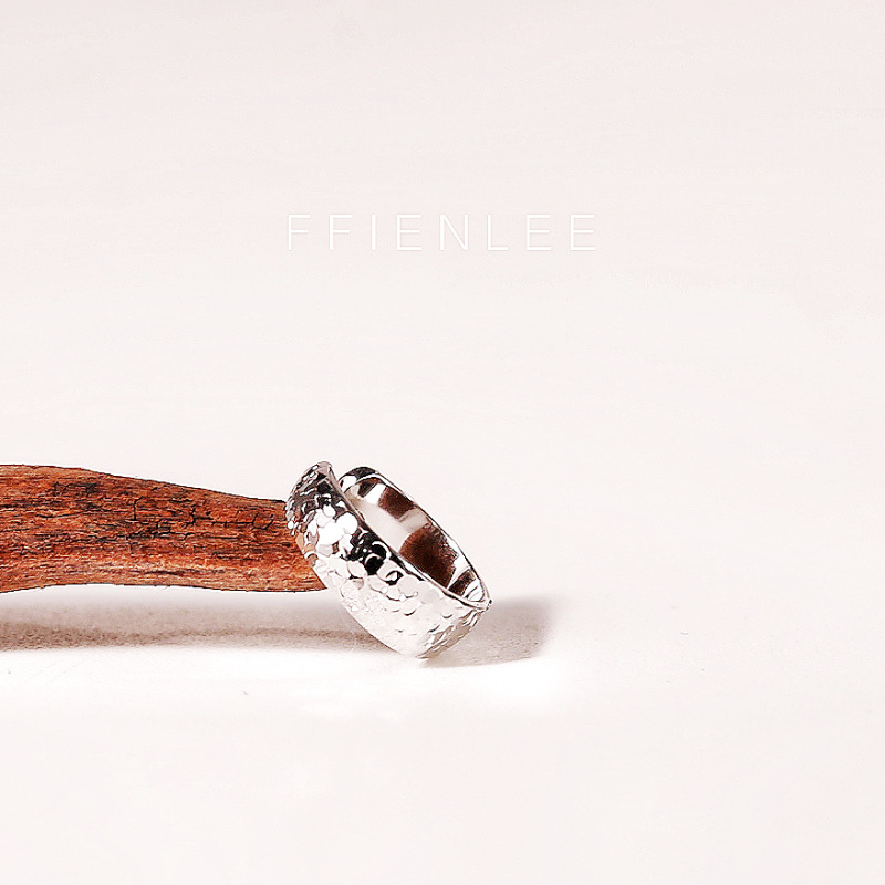 925银耳饰  薄荷糖 意大利小众车花鳞片碎冰冰圆形耳骨夹