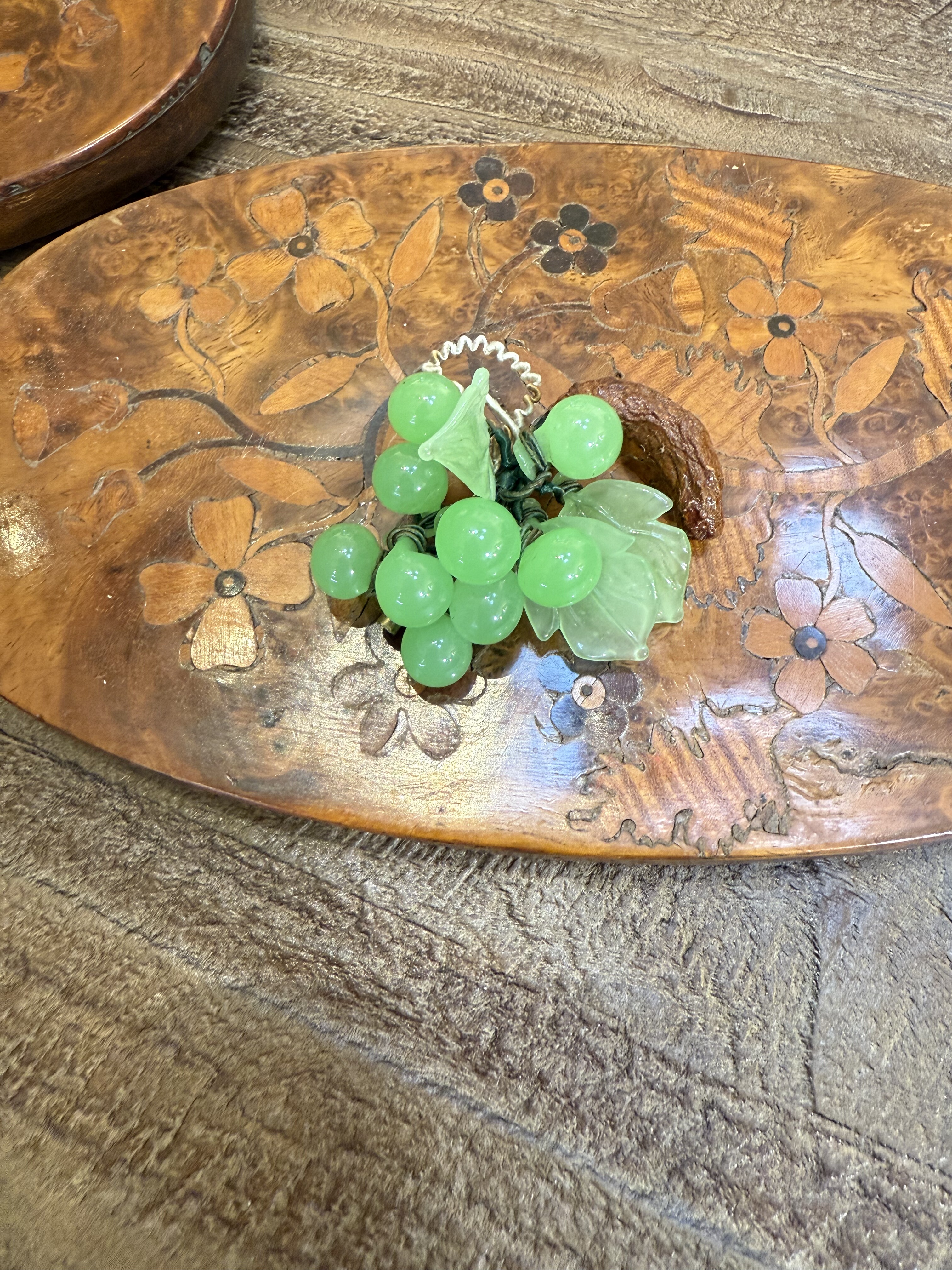 中古默认微瑕不退不换  琉璃葡萄胸针 意大利