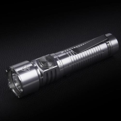 视睿E35直充高亮强光手电筒便携