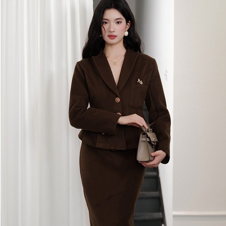 2025秋冬新款女装韩版巧克力中古复古呢子外套修身掐腰秋冬套装