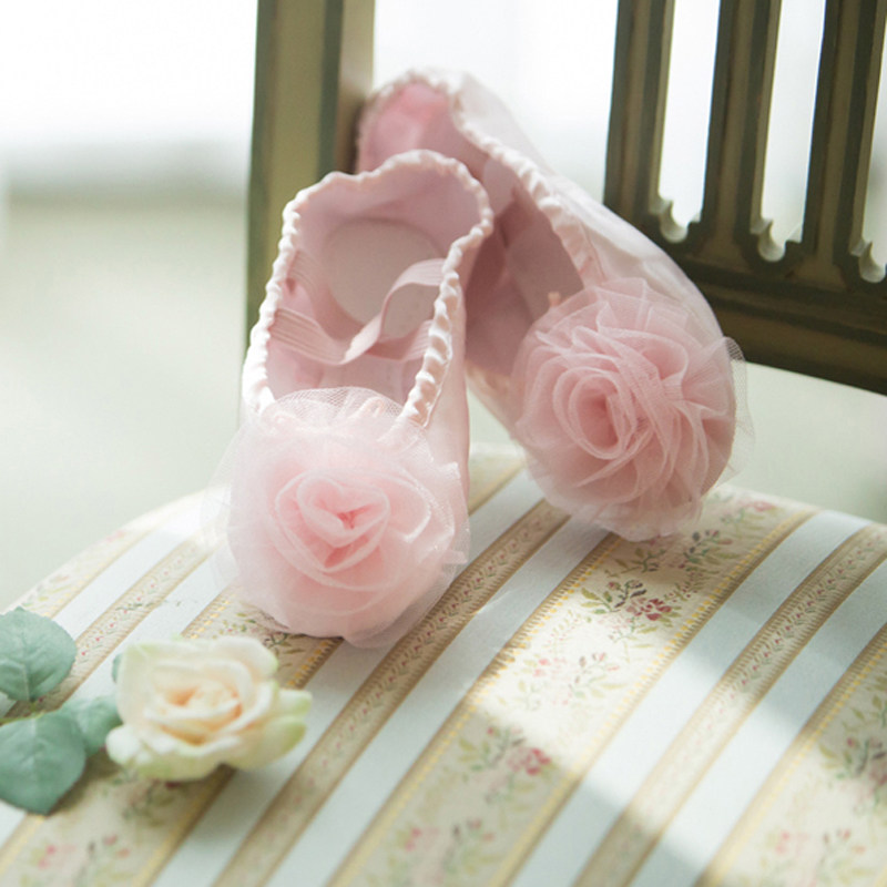 韩国进口女孩芭蕾舞蹈课粉色练功鞋 少儿宝宝舒适缎面软底猫爪鞋