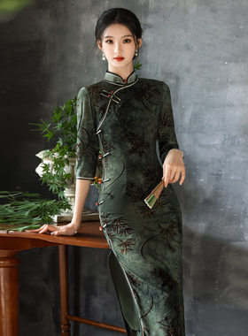墨绿色长袖扎染植绒旗袍新中式复古风改良年轻款少女高级感连衣裙