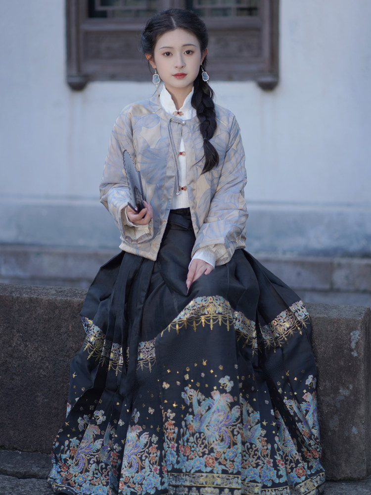 明制汉服织金妆化马面裙2023秋冬新中式国风高级感订婚服敬酒服