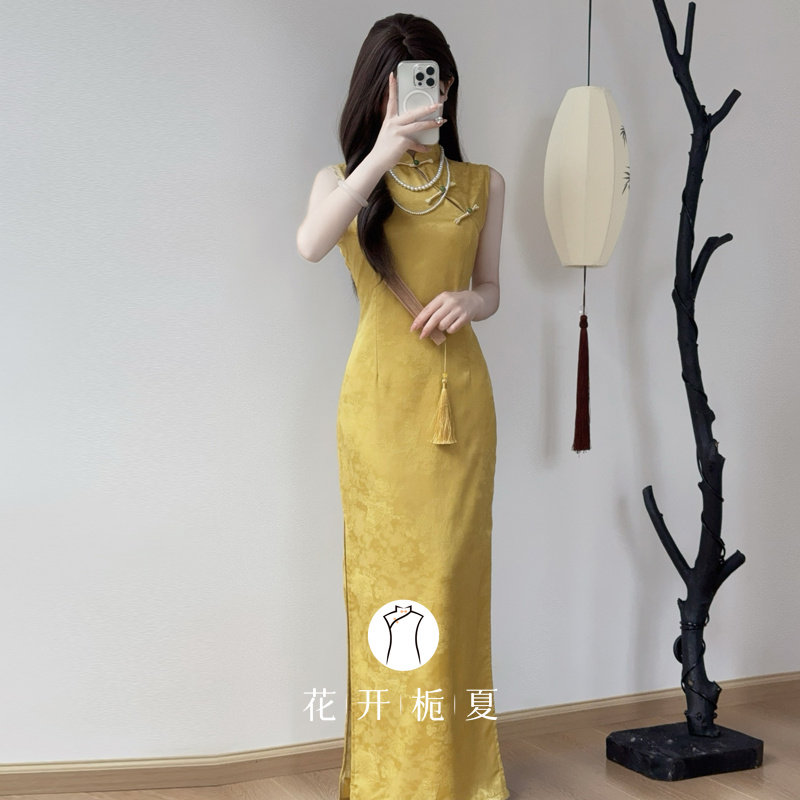 《乐涵》新中式改良无袖长款黄色提花旗袍2026新款年轻款少女