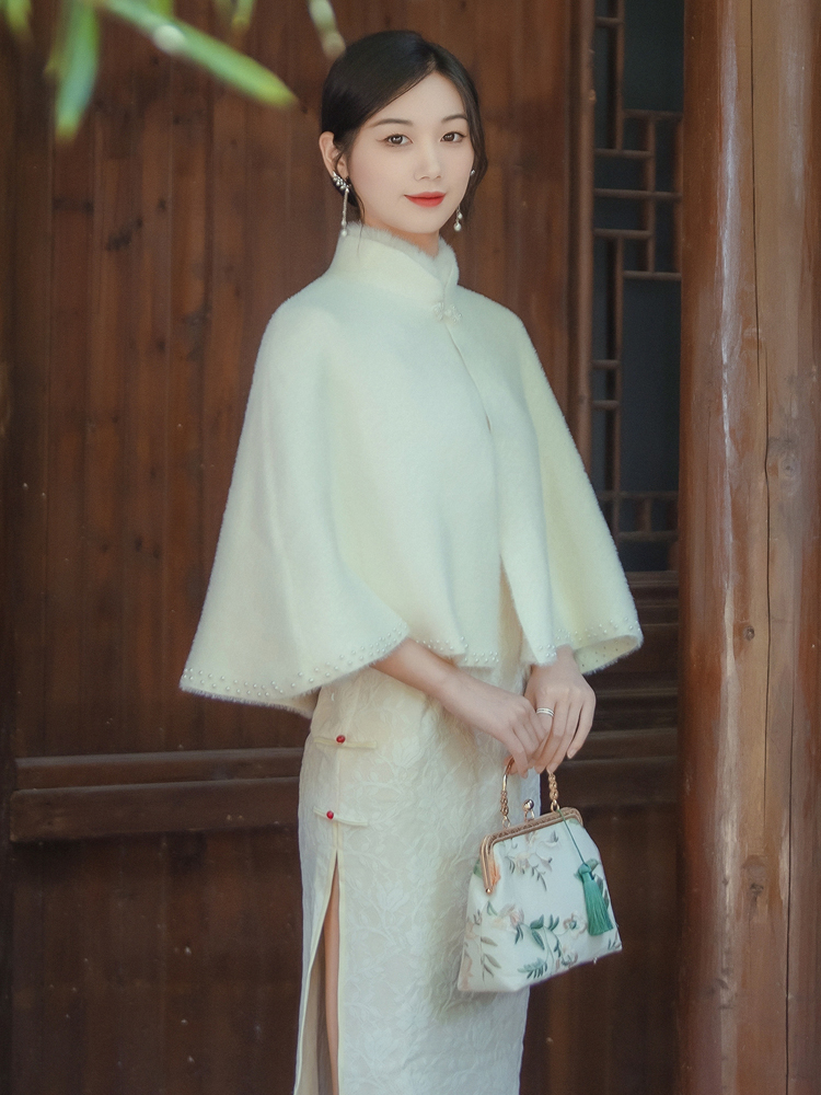 复古国风配旗袍外搭小披肩