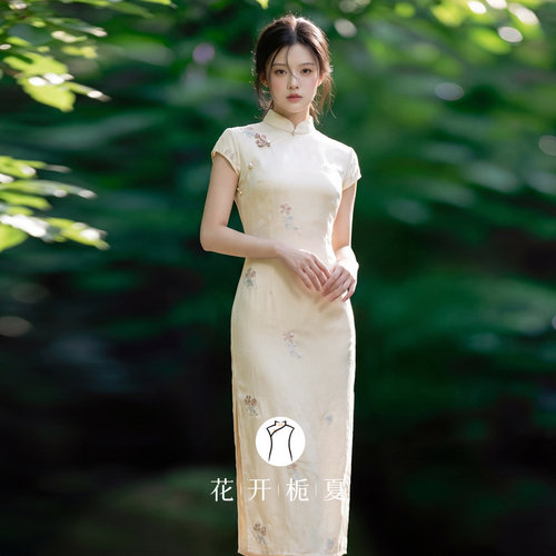 新中式绝美气质米白色刺绣旗袍