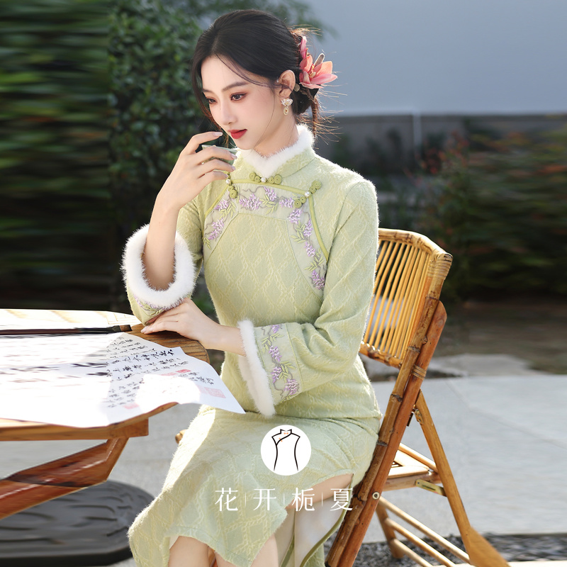 新中式绝美保暖毛绒领绿色旗袍