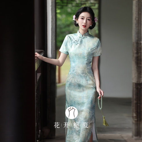 新中式高级感浮光锦绿色旗袍
