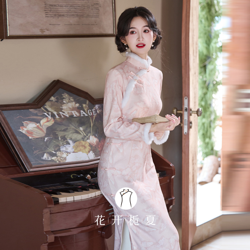 新中式绝美粉色加绒旗袍