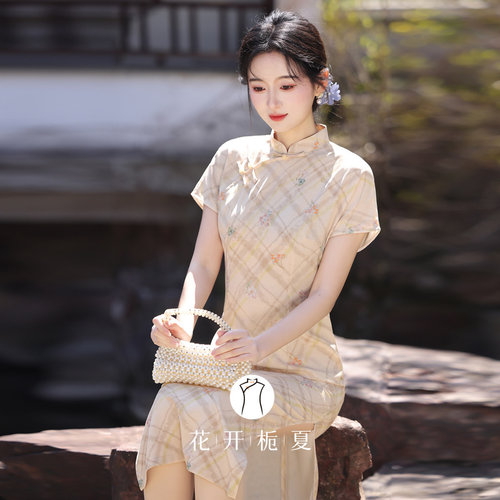 绝美气质少女黄色旗袍日常可穿