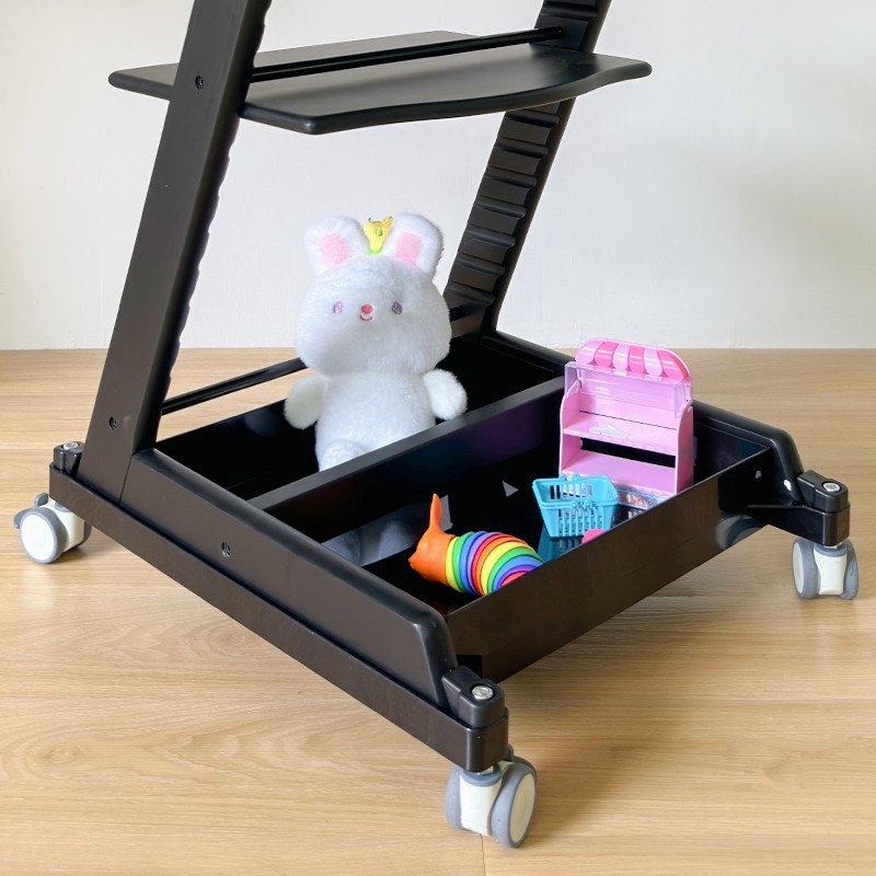 一体式万向轮底盘收纳盒