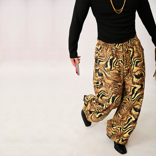 BUDDYBODY野性老虎豹纹拼接印花嘻哈街头宽松阔腿小脚灯笼休闲裤