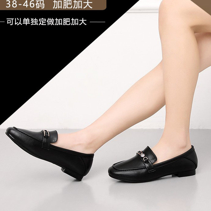 胖脚平底白皮鞋45加肥加大44码女鞋41-43软底软面妈妈真皮单鞋46