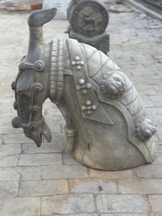 【独角马首-空间雅趣】高81长80宽40CM，独角凌厉，缰绳刻画入微
