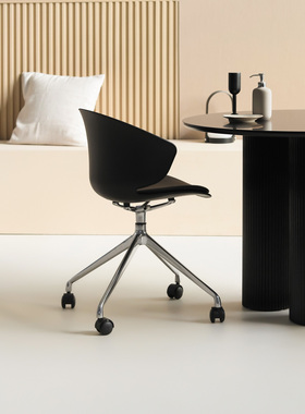北欧极简可旋转移动带轮靠背椅家用电脑椅设计师咖啡厅餐椅书房椅