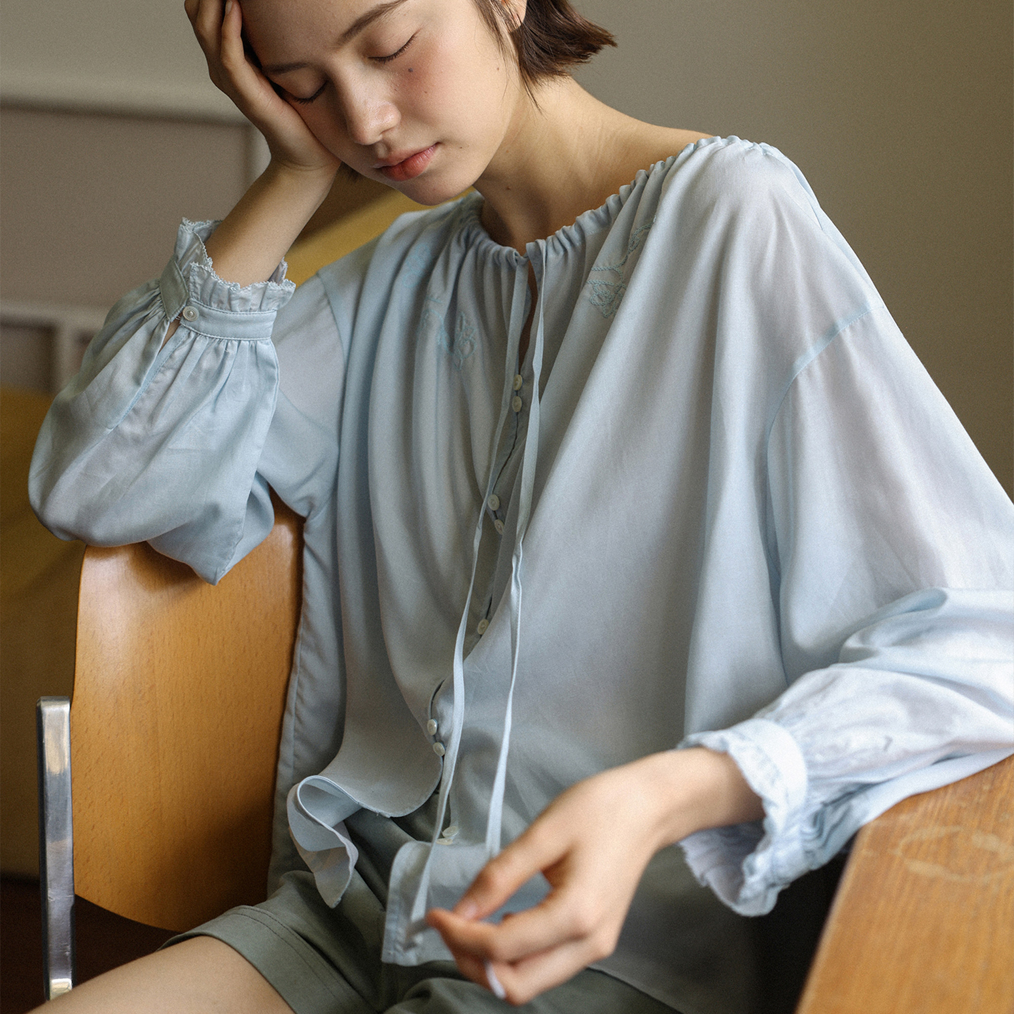 LLANO花卉信笺 绣花一字领抽绳衬衫莱赛尔复古防晒长袖衬衣女夏季