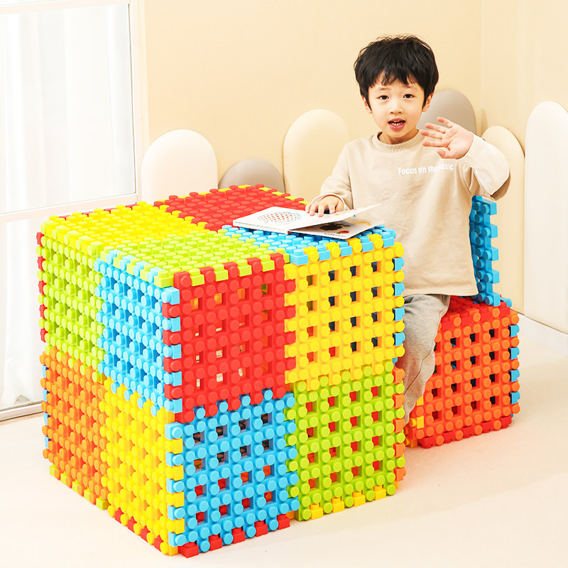幼儿园大型拼搭建构方块大积木图片