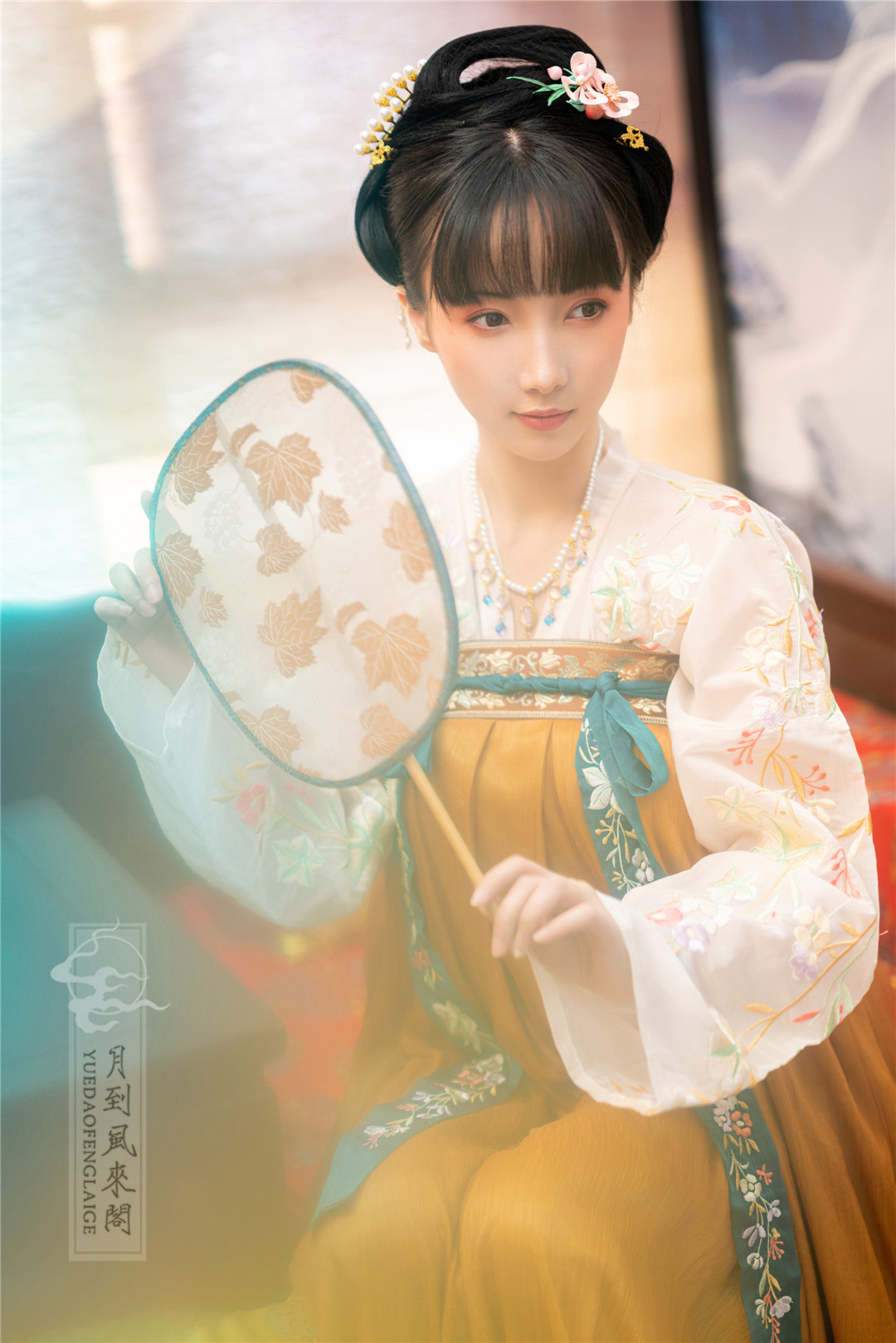 绣花齐胸月到风来阁现货