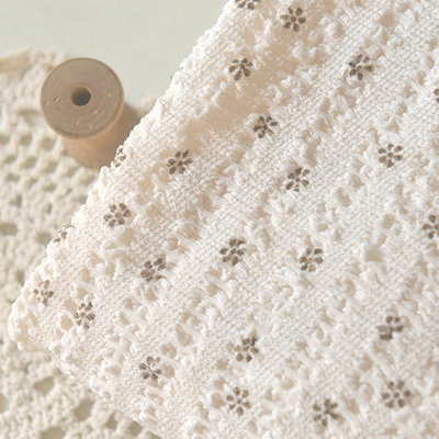 杏底棕小花泡泡聚酯纤维  连衣裙子衬衫汉服围巾娃衣旗袍窗帘面料