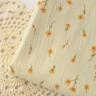 姜黄小花朵聚脂纤维面料 旗袍DIY上衣连衣裙汉服装餐桌窗帘布料