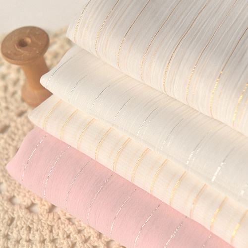 金银线褶皱米白肌理罩衫汉服装