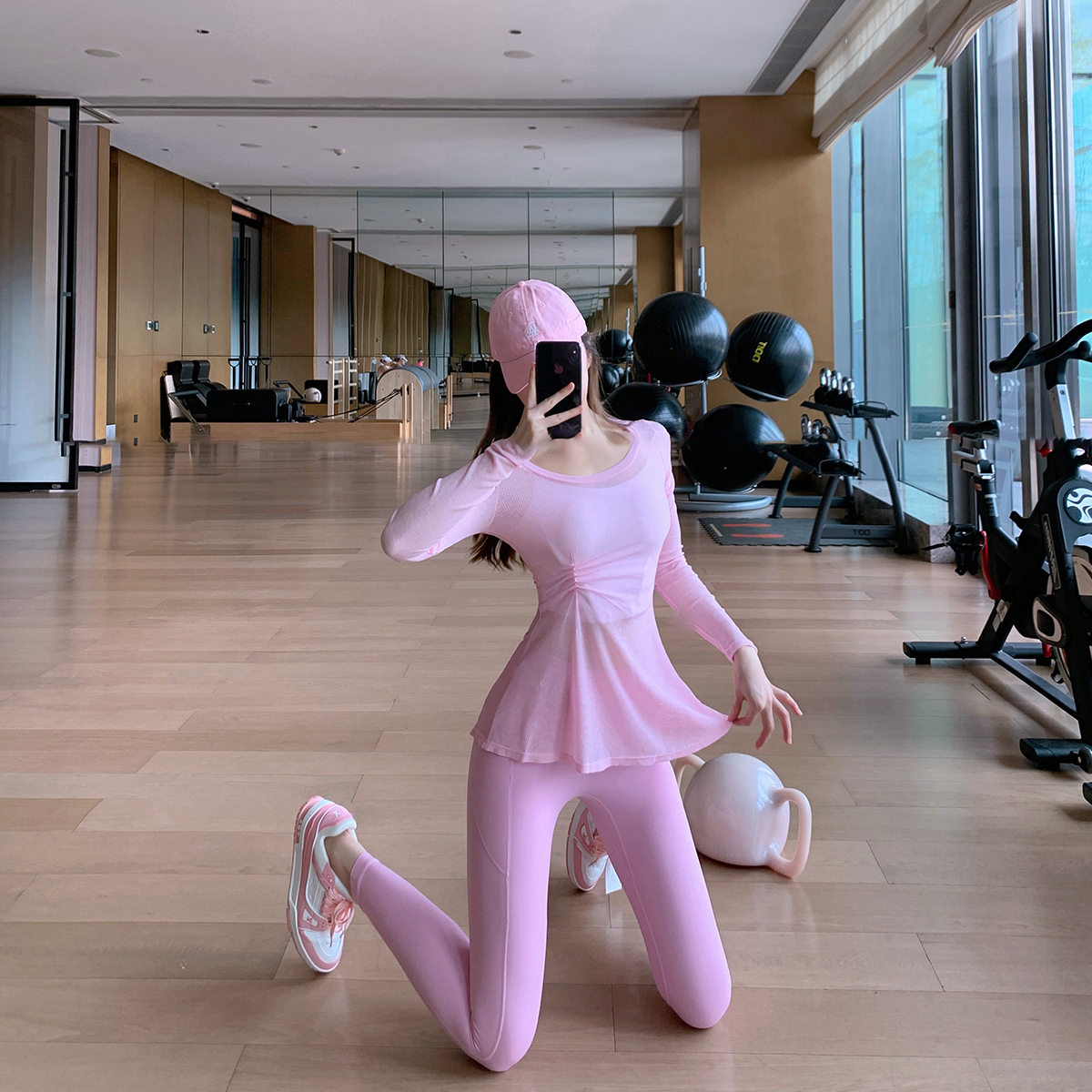 Byu run新款纱纱单侧褶皱长袖运动T恤女收腰瑜伽罩衫修身健身上衣