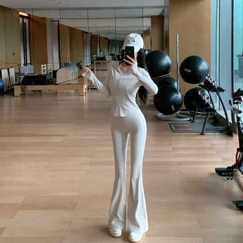 Byu run 新款螺纹翻领运动卫衣套装女瑜伽背心微喇叭健身裤三件套