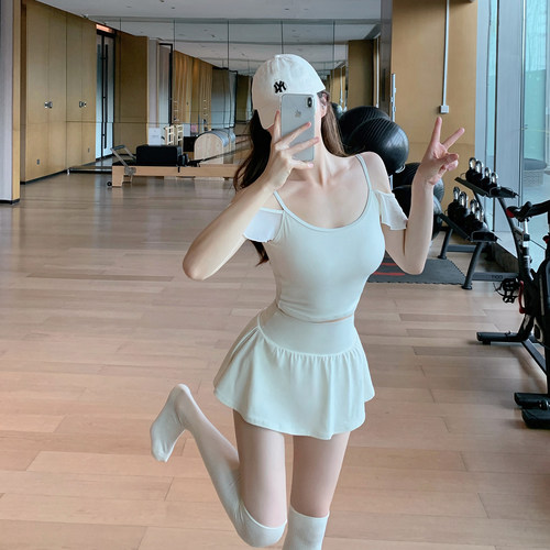 Byurun 交叉露肩荷叶边拼纱短袖瑜伽服T恤女带胸垫普拉提训练上衣