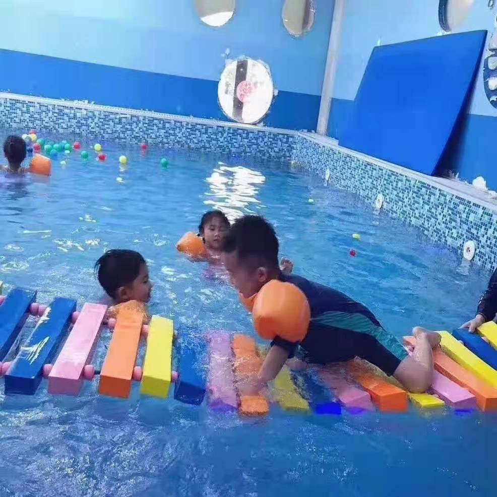 亲子水育教具水上彩虹桥游泳馆早教中心水上漂浮七彩软桥平衡浮桥