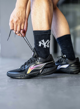 LiNing李宁 轻速3mid 䨻科技 包裹升级 中帮 篮球鞋 男款 黑紫色