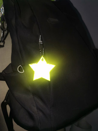 小方格星星款书包反光挂件儿童学生背包夜间警示标识高亮骑行反射