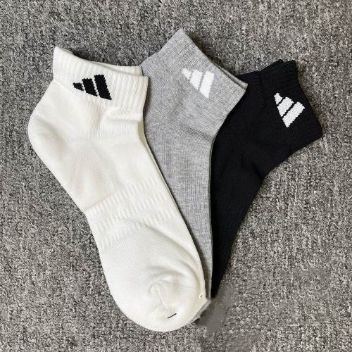 阿迪达斯运动透气休闲袜假一罚十
