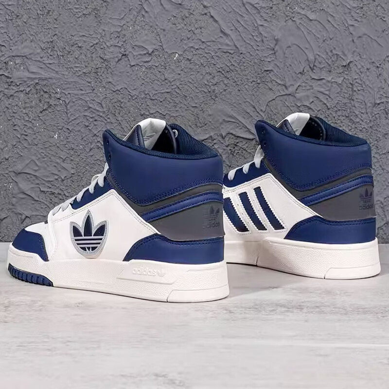 阿迪达斯轻便高帮休闲鞋假一罚十