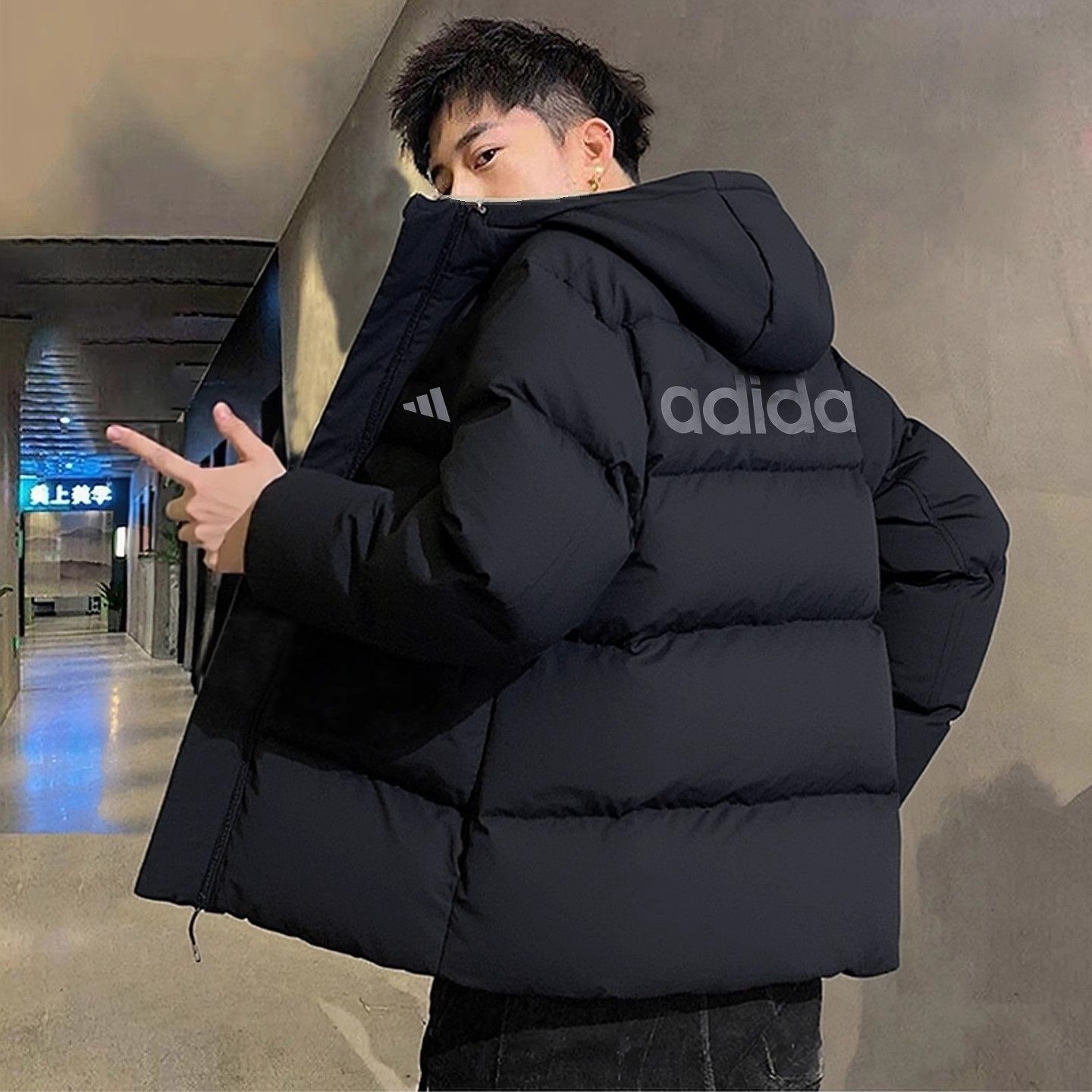 阿迪达斯冬季新款加厚保暖羽绒服