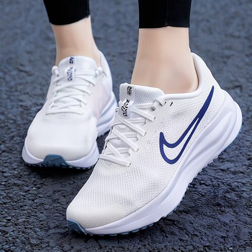 耐克女款透气网面厚底运动跑步鞋