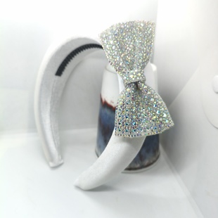 原创甜美白色幻彩蝴蝶结发箍女高颅顶带齿发卡宽版高级感头箍外出