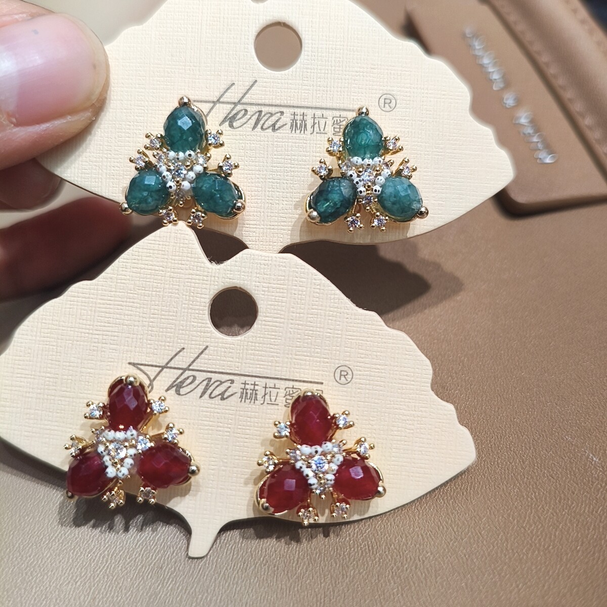 赫拉密羽轻奢花朵耳钉女镶嵌宝石高级感气质耳环合金镀银针