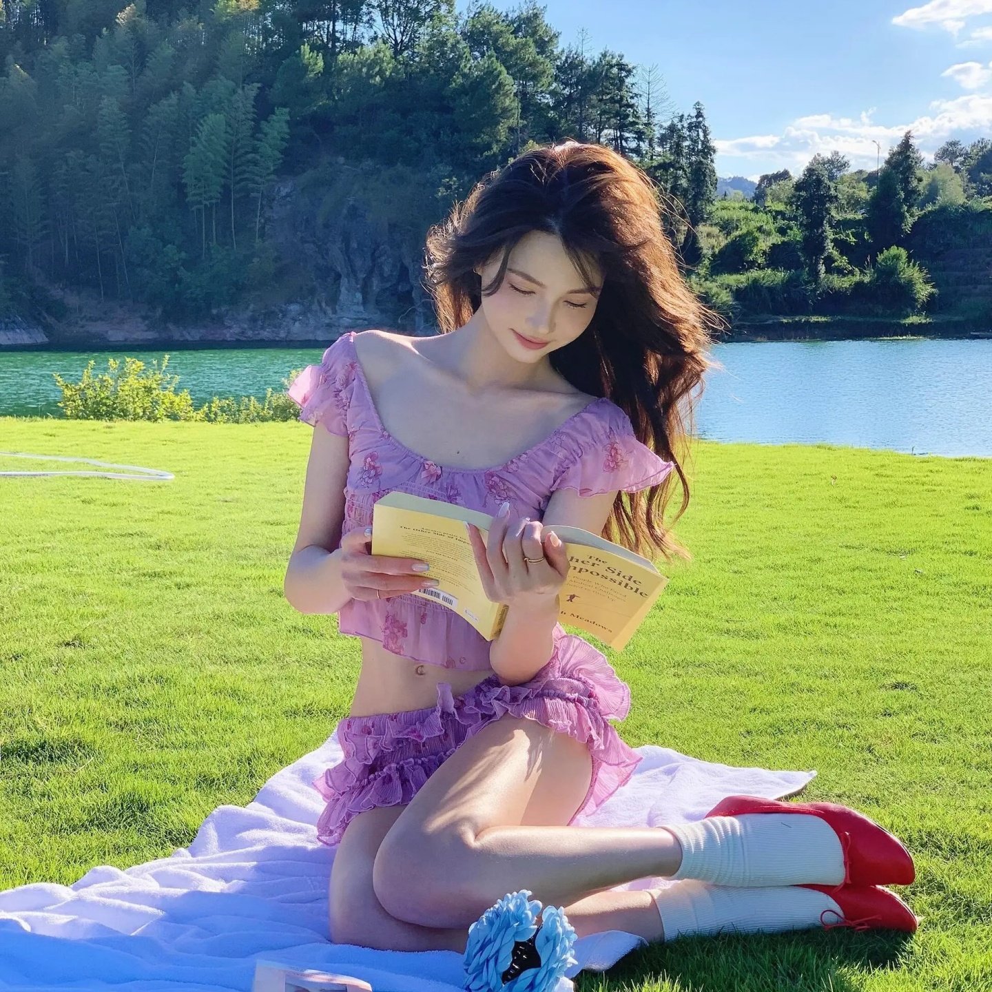 法式绝美少女紫色荷叶边钢托小胸聚拢比基尼女网红度假分体泳衣女