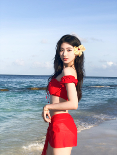 欧美性感泳衣女2024新款 度假分体比基尼红色大小胸聚拢泡温泉泳装