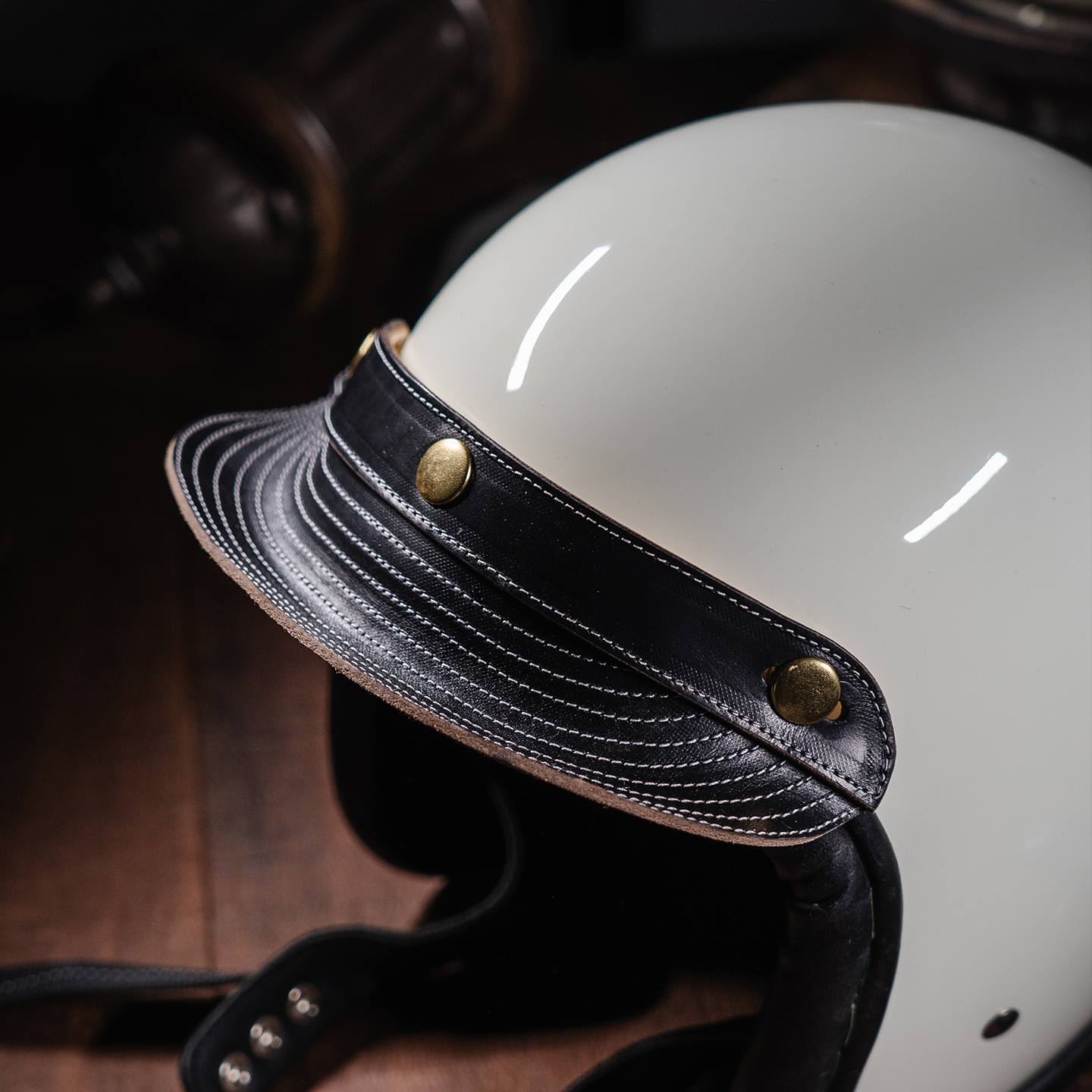 原创植鞣牛皮机械师头盔帽檐可调